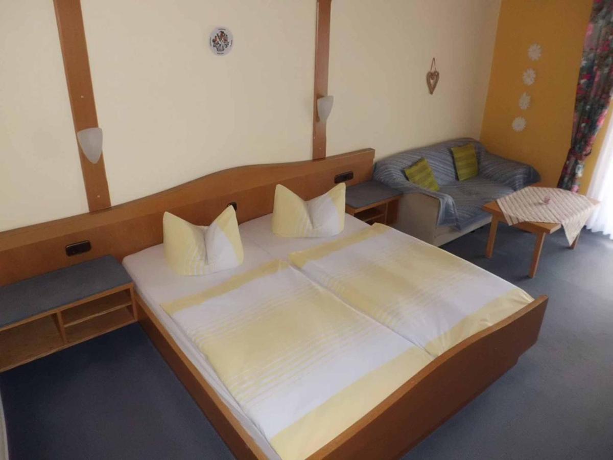 Gasthof-Metzgerei-Pension Schierlitz Rimbach  Buitenkant foto