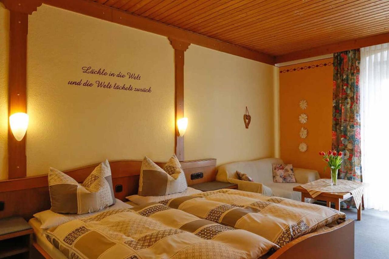 Gasthof-Metzgerei-Pension Schierlitz Rimbach  Buitenkant foto