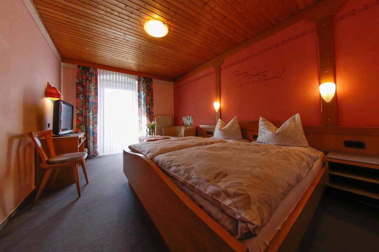 Gasthof-Metzgerei-Pension Schierlitz Rimbach  Buitenkant foto